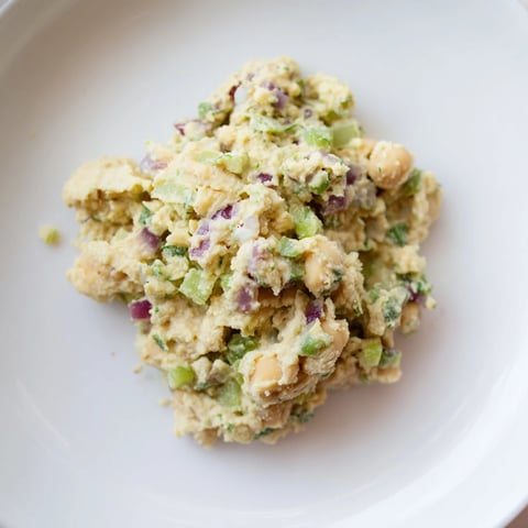 Creamy Chickpea Tuna Salad, a vegan delight, ready to be spread on your favorite bread or wrap.